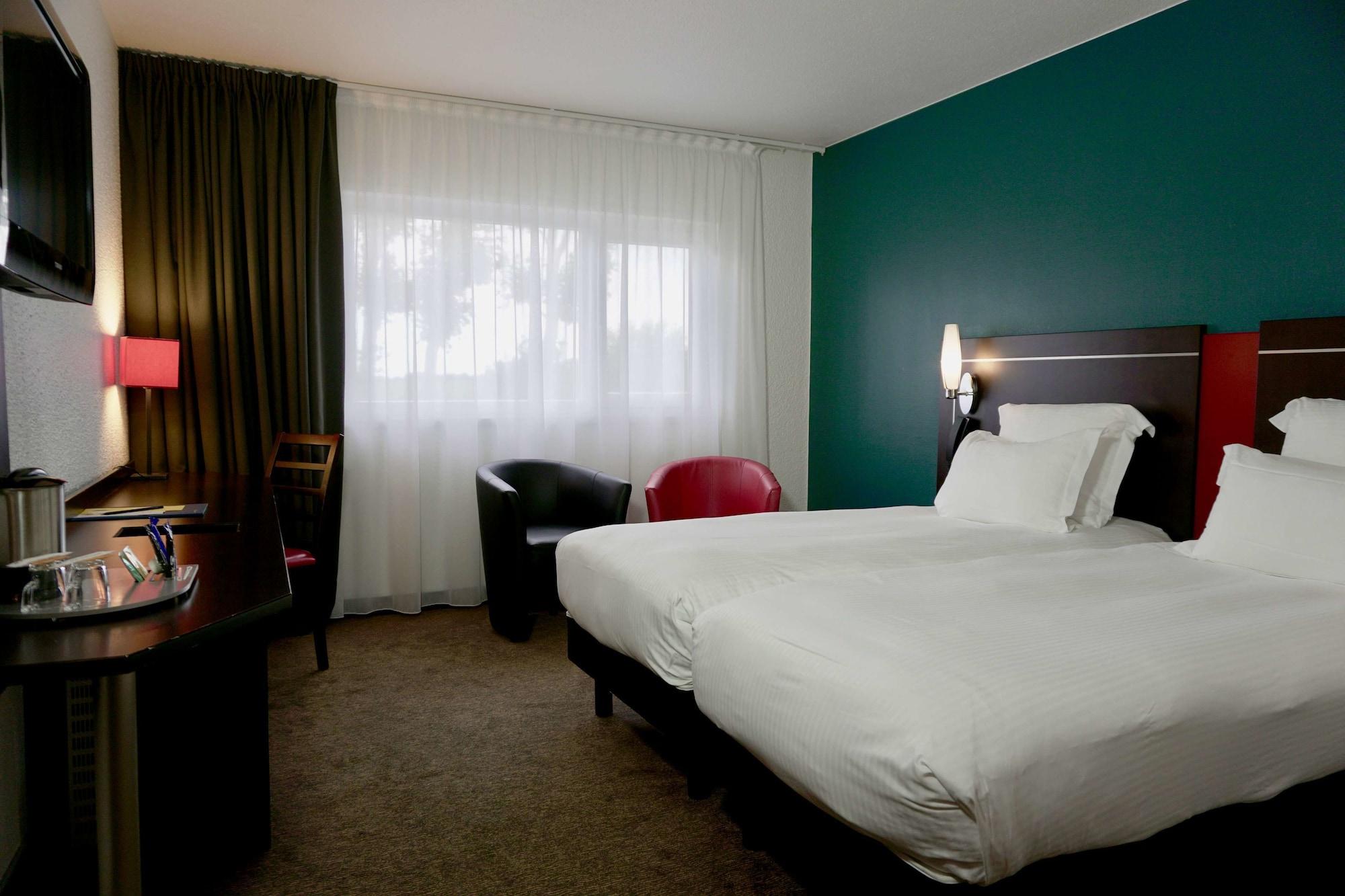 Hotel Golden Tulip Roissy Saint Witz Exterior foto