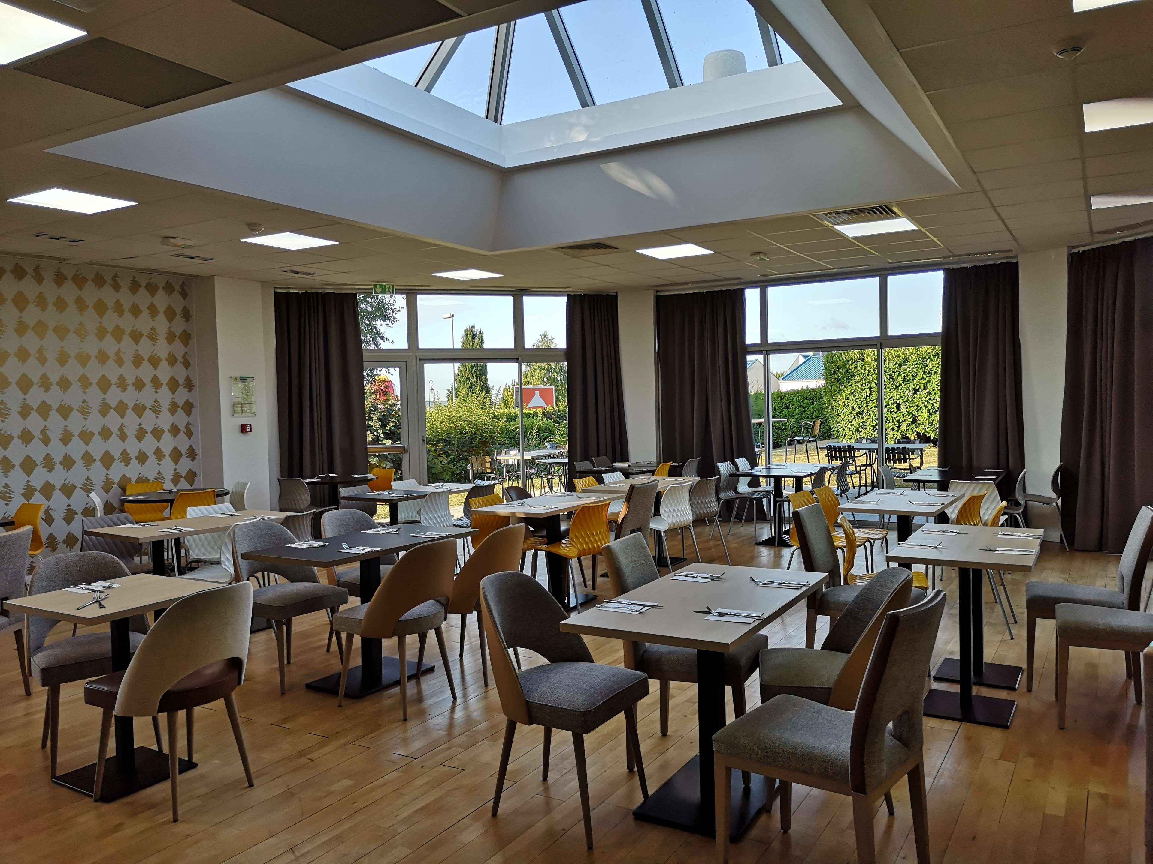 Hotel Golden Tulip Roissy Saint Witz Exterior foto