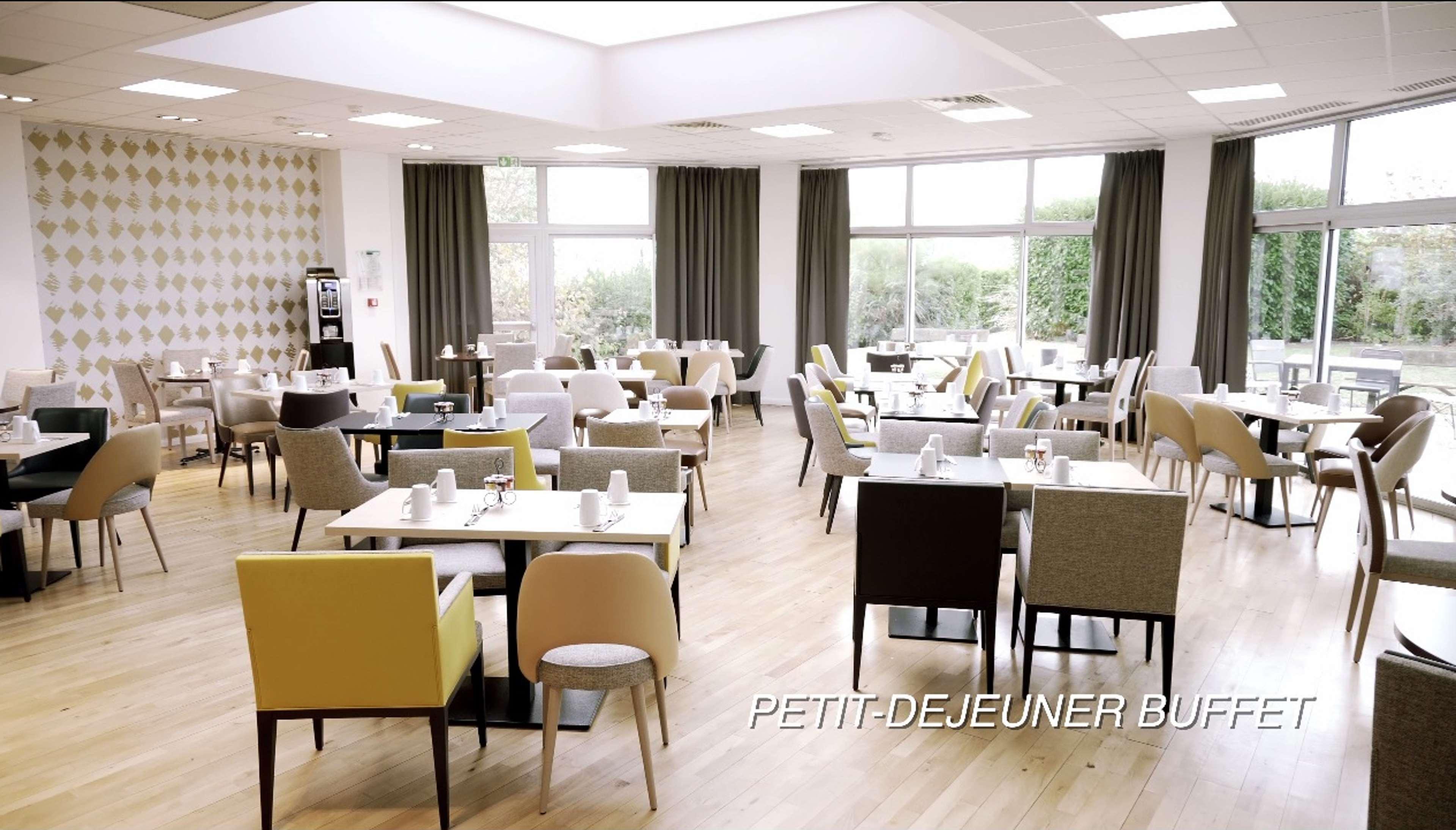 Hotel Golden Tulip Roissy Saint Witz Exterior foto