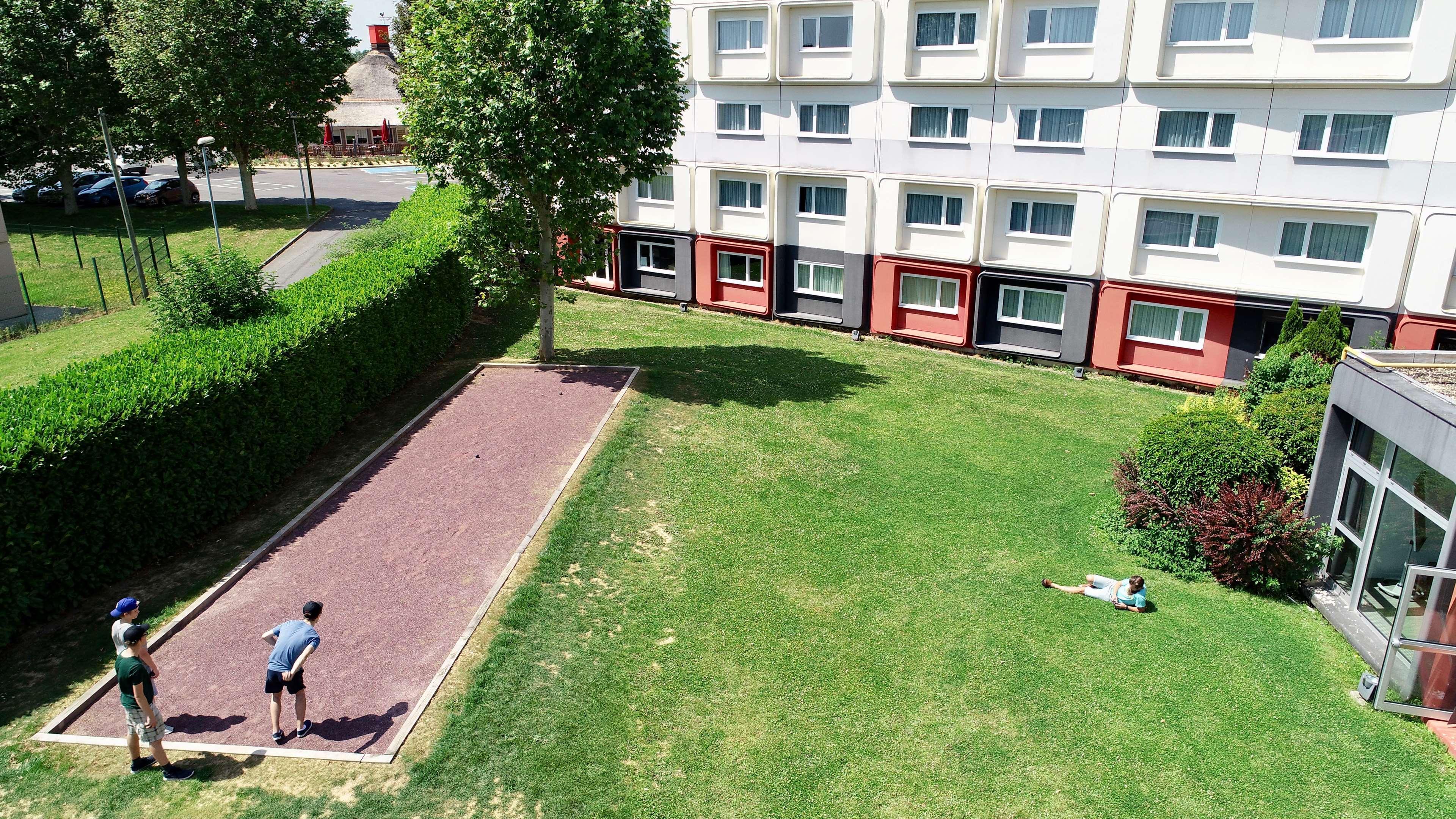 Hotel Golden Tulip Roissy Saint Witz Exterior foto