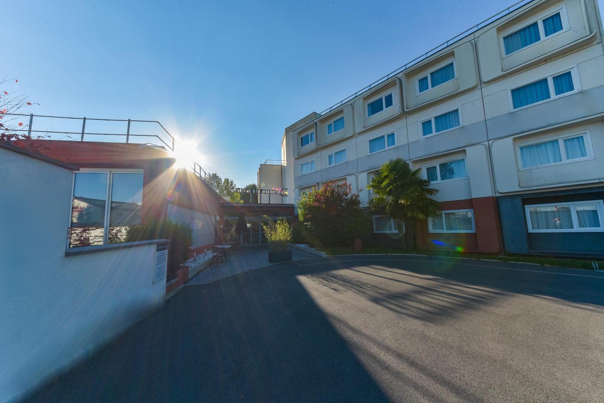 Hotel Golden Tulip Roissy Saint Witz Exterior foto
