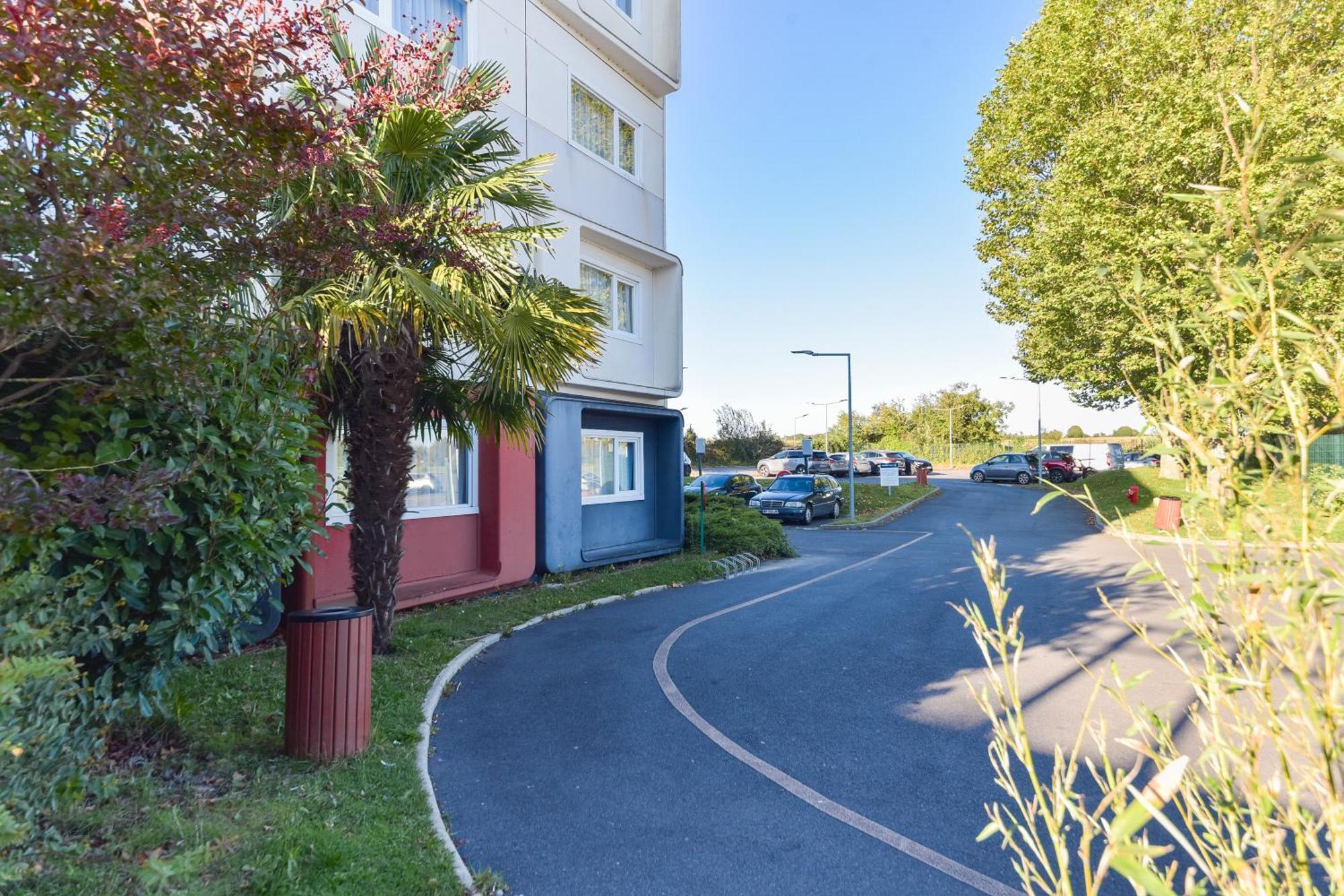 Hotel Golden Tulip Roissy Saint Witz Exterior foto
