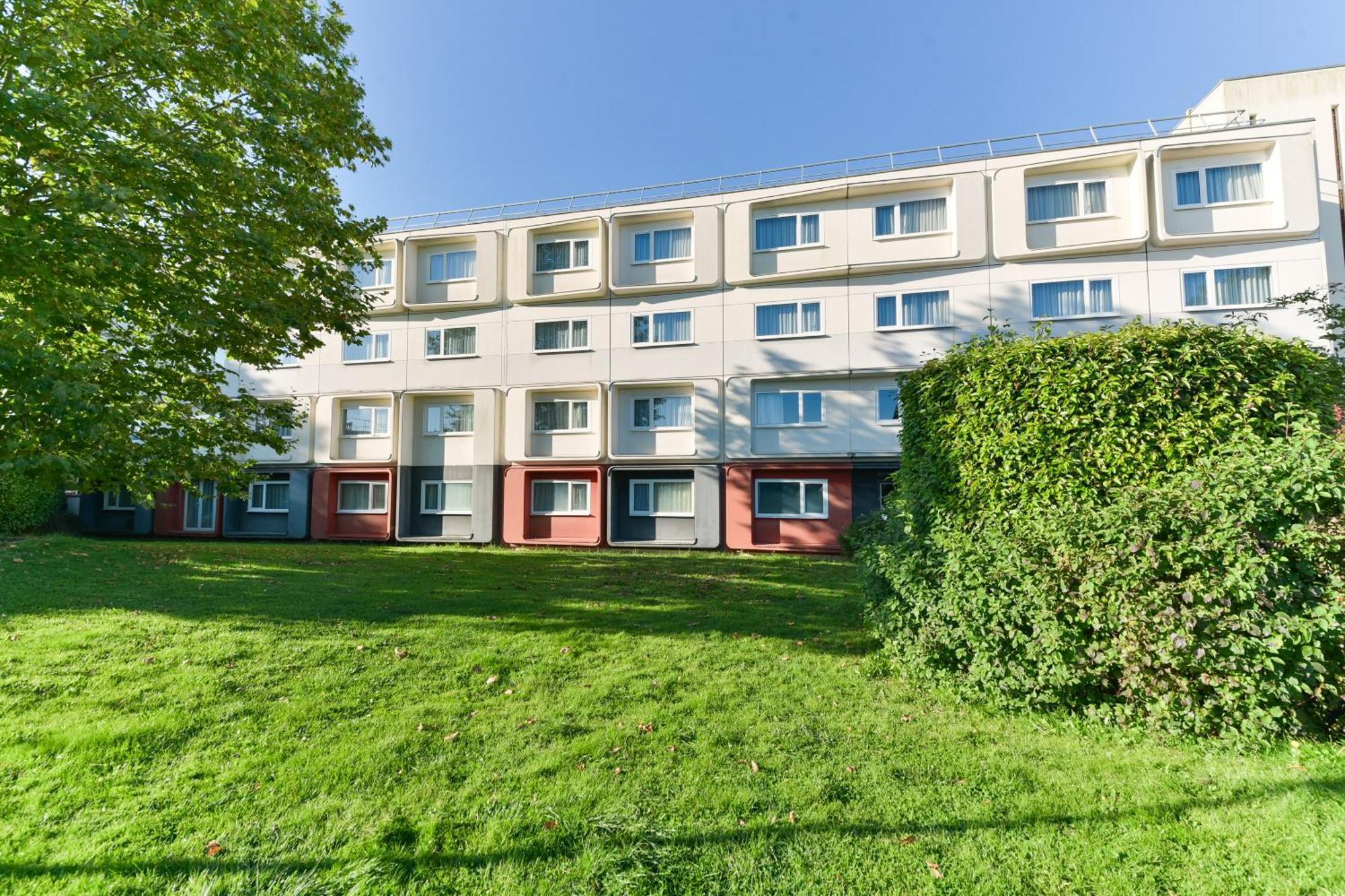 Hotel Golden Tulip Roissy Saint Witz Exterior foto